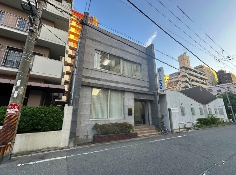 フレスデザイン第１５ビルの外観