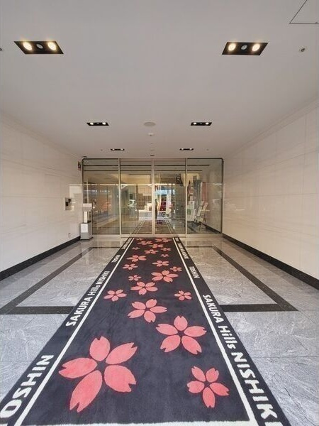さくらHills NISHIKI Platinum Residenceのエントランス