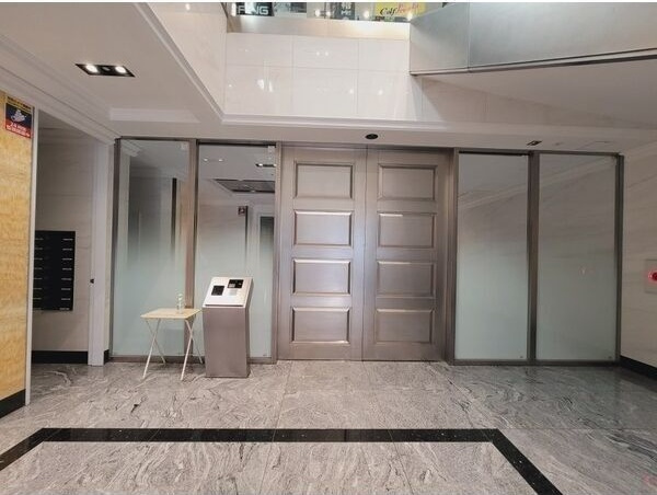 さくらHills NISHIKI Platinum Residenceのエントランス