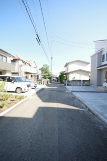 【前面道路含む現地写真】