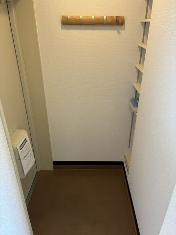 ヴィラ逢谷内の玄関