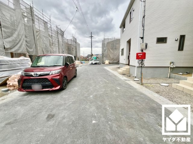 八幡市橋本尻江　第1　2号棟の前面道路含む現地写真