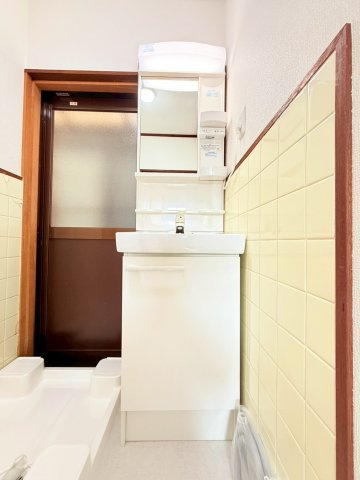 塩屋台2丁目戸建の洗面所