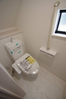 【トイレ】 | 【仲介手数料無料！！】府中市北山町2丁目　新築戸建て（全2棟）B号棟　4790万円 | 1階トイレ