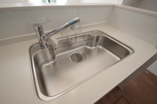 【キッチン】 | 【仲介手数料無料！！】府中市北山町2丁目　新築戸建て（全2棟）B号棟　4790万円 | 浄水器付き水栓