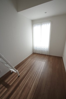 【洋室】 | 【仲介手数料無料！！】府中市北山町2丁目　新築戸建て（全2棟）B号棟　4790万円 | 洋室5帖ロフト付き