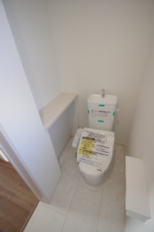 【トイレ】 | 【仲介手数料無料！！】府中市北山町2丁目　新築戸建て（全2棟）B号棟　4790万円 | 2階トイレ