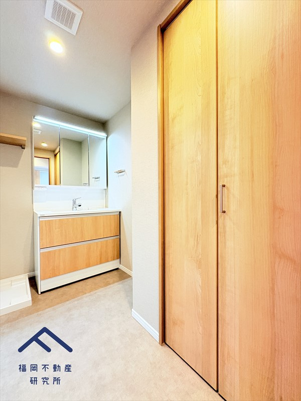 アンピール竹下1号館の独立洗面台