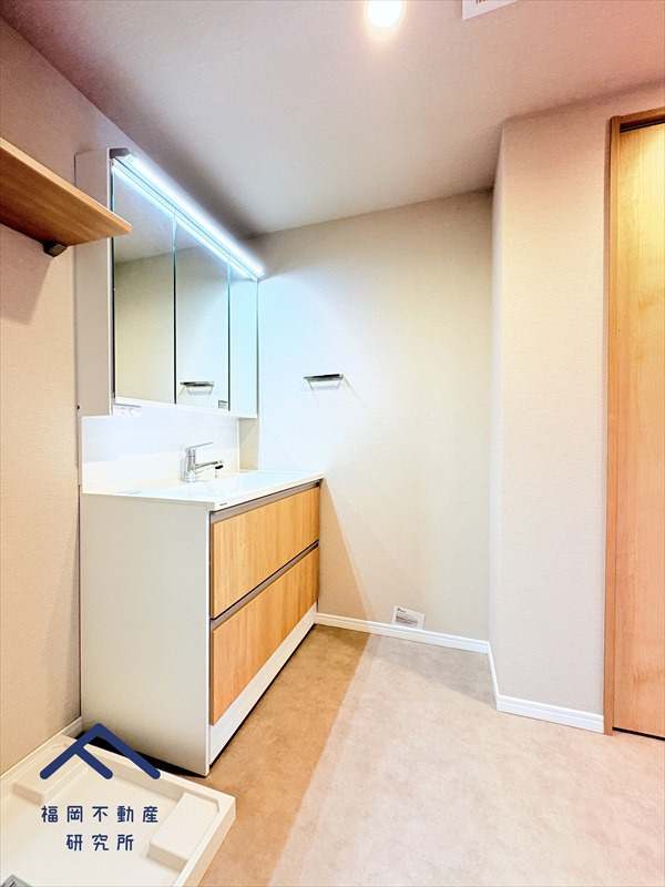 アンピール竹下1号館の独立洗面台