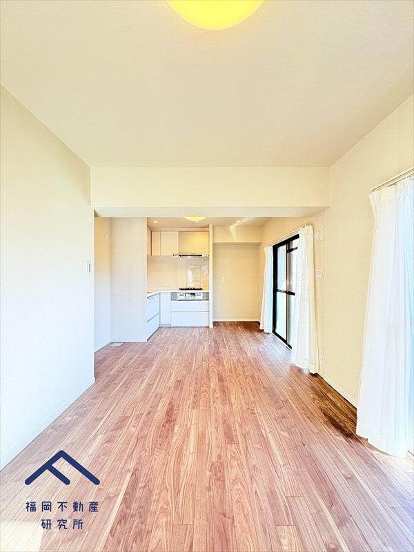 アンピール竹下1号館の居間・リビング