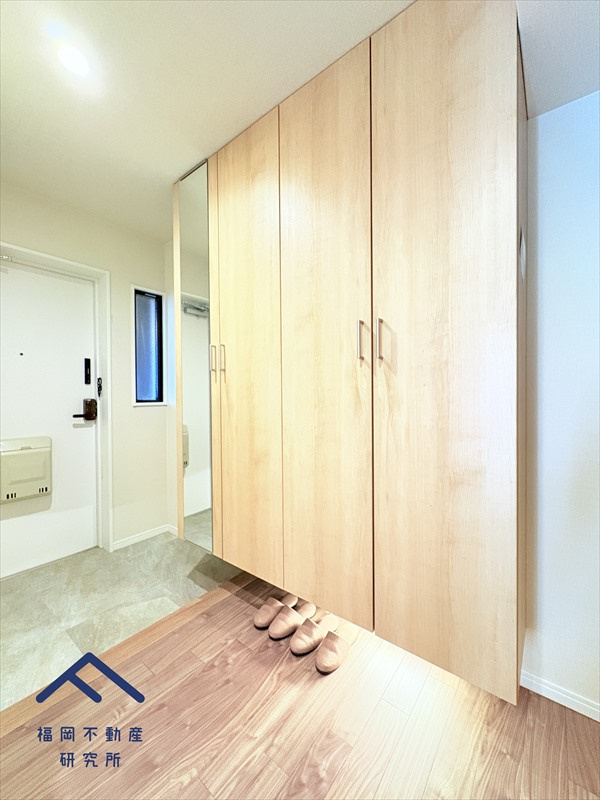 アンピール竹下1号館の玄関