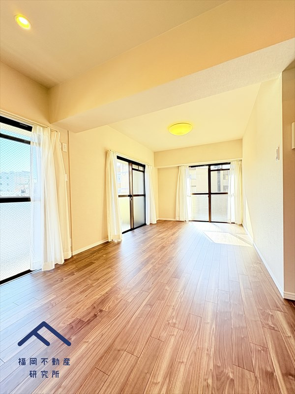 アンピール竹下1号館の居間・リビング