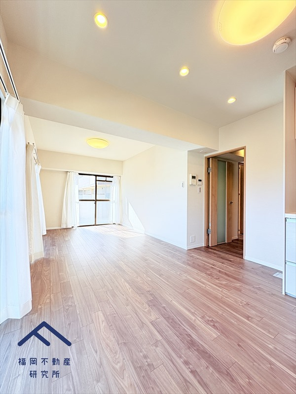 アンピール竹下1号館の居間・リビング