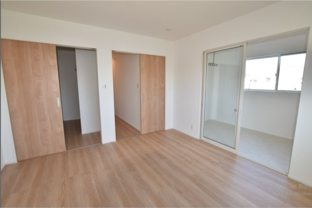 ルルーディア東区西大寺中野③号棟の洋室