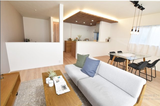 ルルーディア東区西大寺中野③号棟の居間・リビング