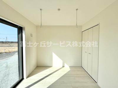 【洋室】 | 袋井市中新田 3期 新築一戸建て | 洗濯物が干せます