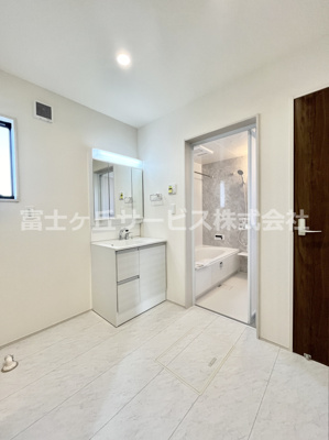 【脱衣所】 | 袋井市中新田 3期 新築一戸建て | 洗面脱衣室