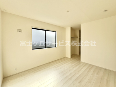 【寝室】 | 袋井市中新田 3期 新築一戸建て | 主寝室です