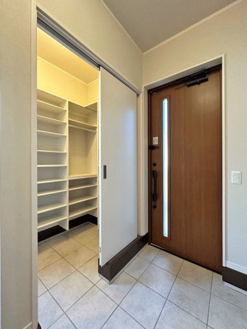 富谷市杜乃橋二丁目　高勝の家施工ハウス♪の玄関