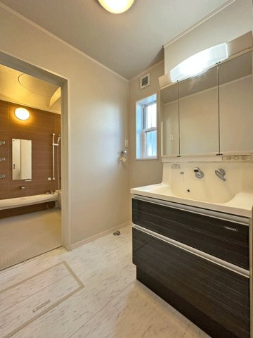 富谷市杜乃橋二丁目　高勝の家施工ハウス♪の独立洗面台