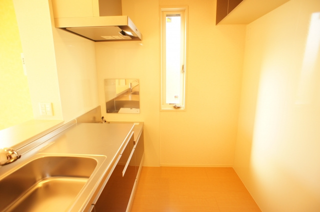 メイ　アジュールDのキッチン|反転です