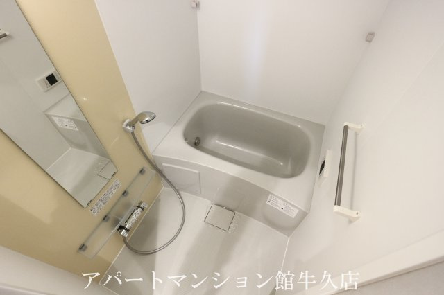 メイ　アジュールDの浴室|反転です