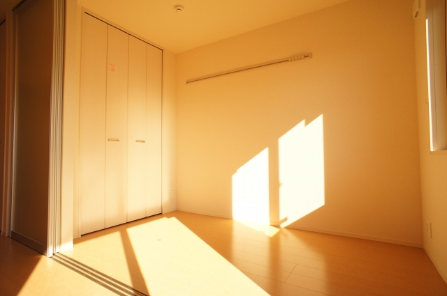 メイ　アジュールDの寝室|反転です