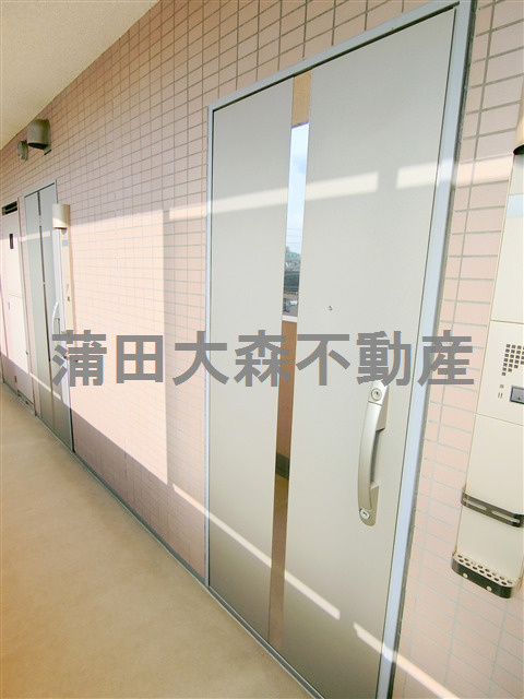 クリオ蒲田Ⅱの玄関