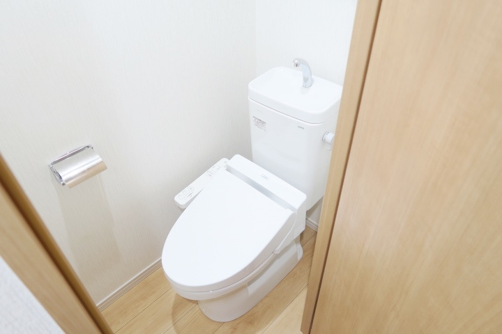 フィルクローバ川口のトイレ|別号室の参考写真です。