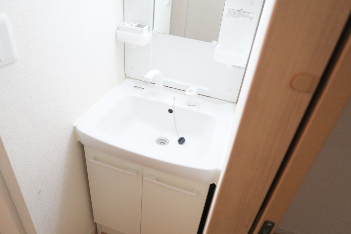 フィルクローバ川口の独立洗面台|別号室の参考写真です。