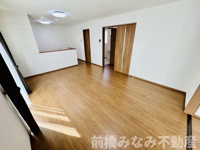 前橋市山王町7期　１号棟(全２棟)　ハートフルタウン　新築建売分譲の居間・リビング|こちらの居間で趣味の時間をお楽しみください