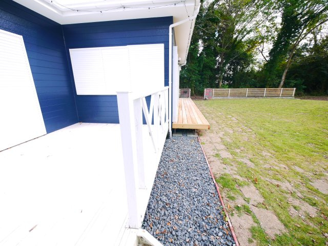 大網白里市細草　平屋中古住宅の庭|内外装リフォーム済み令和7年9月敷地約154坪 広い芝のお庭でバーベキューが可能です自動草刈り機付き