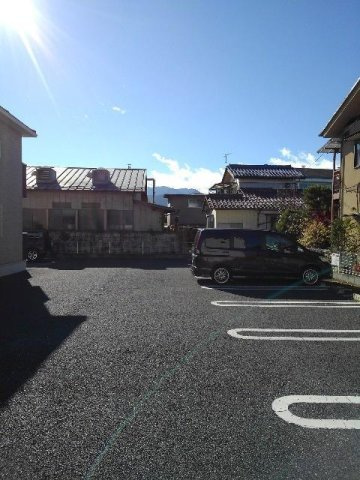 シャンヴェルサンの駐車場