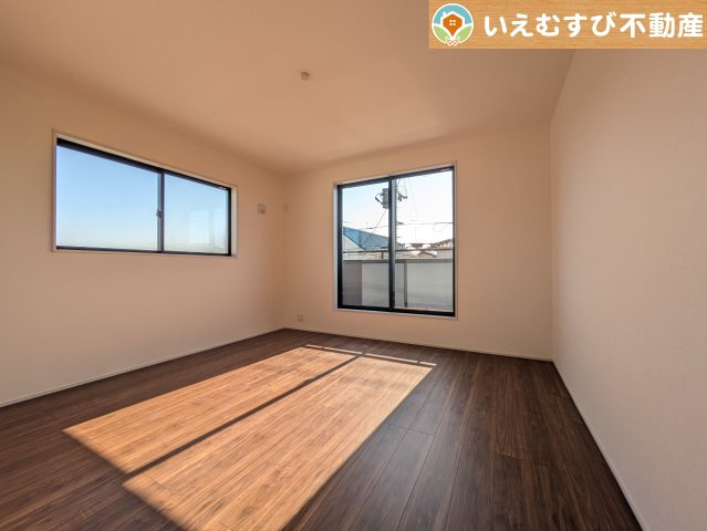 Livele Garden.S　深谷上柴町西第3の洋室|ゆとりの広さの主寝室！
大きなベッドも楽々置けます！大容量のウォークインクローゼット付きなのでお片付けも楽々！