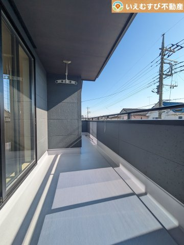 Livele Garden.S　深谷上柴町西第3のバルコニー|南バルコニーで毎日のお洗濯もラクラク快適
しっかり太陽の光が降り注ぐ南向きなのでお洗濯物が乾きやすい♪