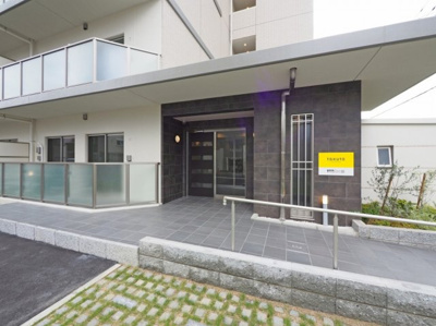 【エントランス】 | リアライズ今里南 | 落ち着いたエントランスです