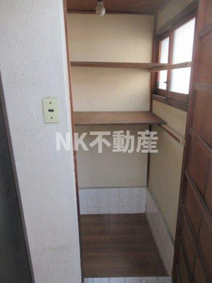 【設備】 | 小若江2丁目貸家（長瀬賃貸） | 専用の収納スペースです