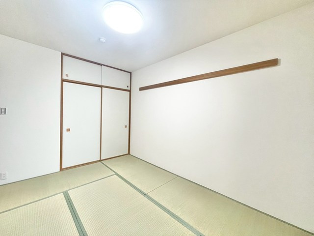 【和室】 | サンクタス豊中上野坂 | サイトに掲載されていない箇所の写真、撮影してお届けさせて頂きます！気になる物件で、見たい部分の画像が無い場合は、弊社スタッフまでご連絡下さいませ。お客様の気になる箇所を、カメラにて撮影して参ります！