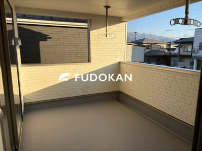 【内観：施工例】 | 山形市江南第24【新築建売住宅】1号棟 | 洗濯は外干ししたいけど、外の目やお天気が気になる方注目です。