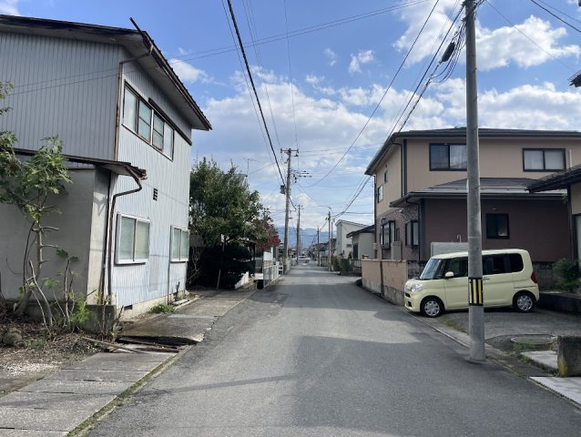 山形市江南第24【新築建売住宅】1号棟の前面道路含む現地写真|前面道路