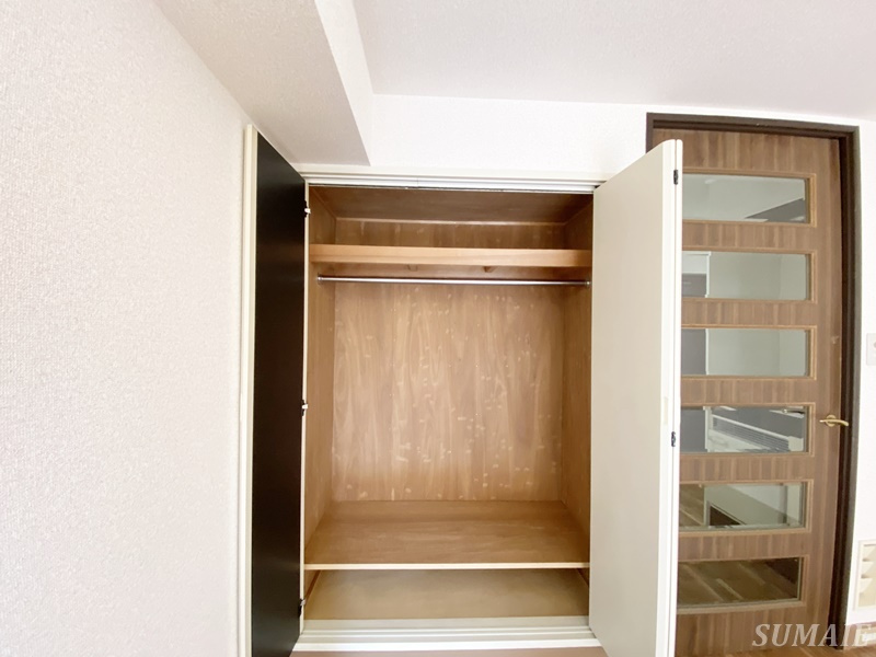 駒込大河原ビルの収納|リビングのクローゼットです☆