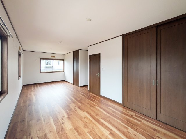 藤原台北町6丁目（6-10）一戸建の洋室|広々とした洋室です