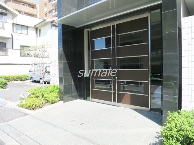 コンフォール浮間舟渡のエントランス|キレイなエントランスです☆