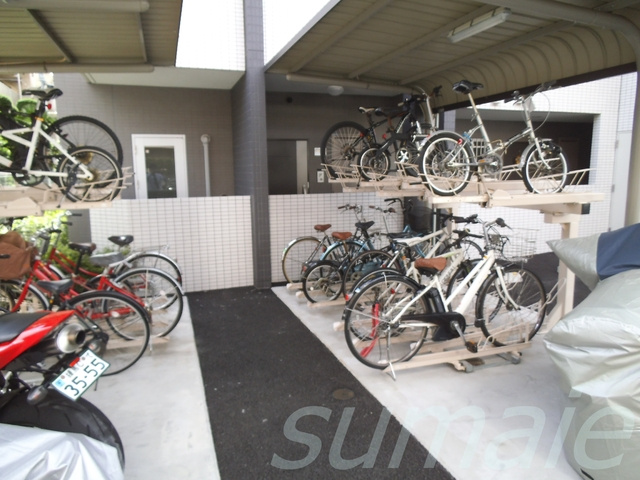 コンフォール浮間舟渡のその他共用部分|屋根付き駐輪場です！