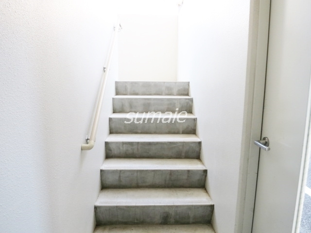 コンフォール浮間舟渡のその他共用部分|敷地内階段です！！