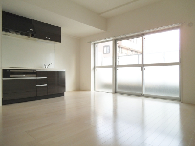 コンフォール浮間舟渡の居間・リビング|開放的なLDKスペースです！