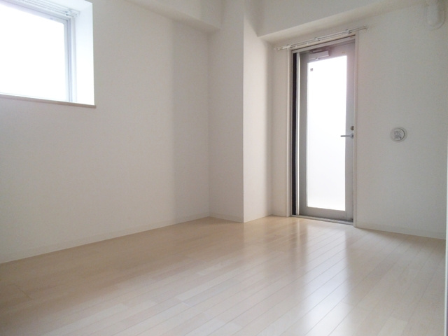 コンフォール浮間舟渡の寝室|6帖の洋室です！