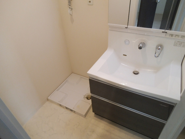 コンフォール浮間舟渡の洗面所|大きな洗面台も完備しています！