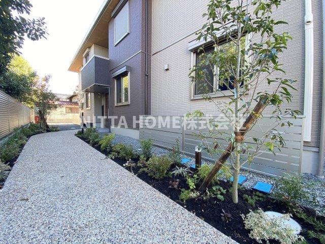 アンビシアの庭|清潔感のあるエントランスです！