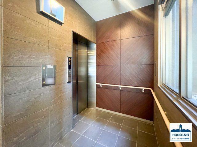 南向き角住居！LDK約20帖！ D'グランセ東山元町のその他共用部分|エレベーター設置